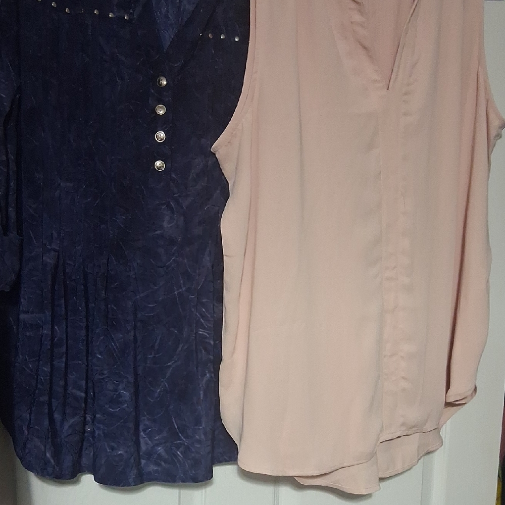 2Tops Sleeveless V-Neck Top in Blush Pink. Navy TunicNew Directions.Both Sz XL.